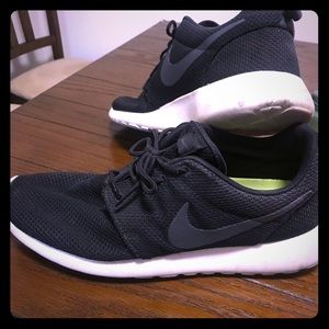 Men’s NIKE Running Shoes. 🏃